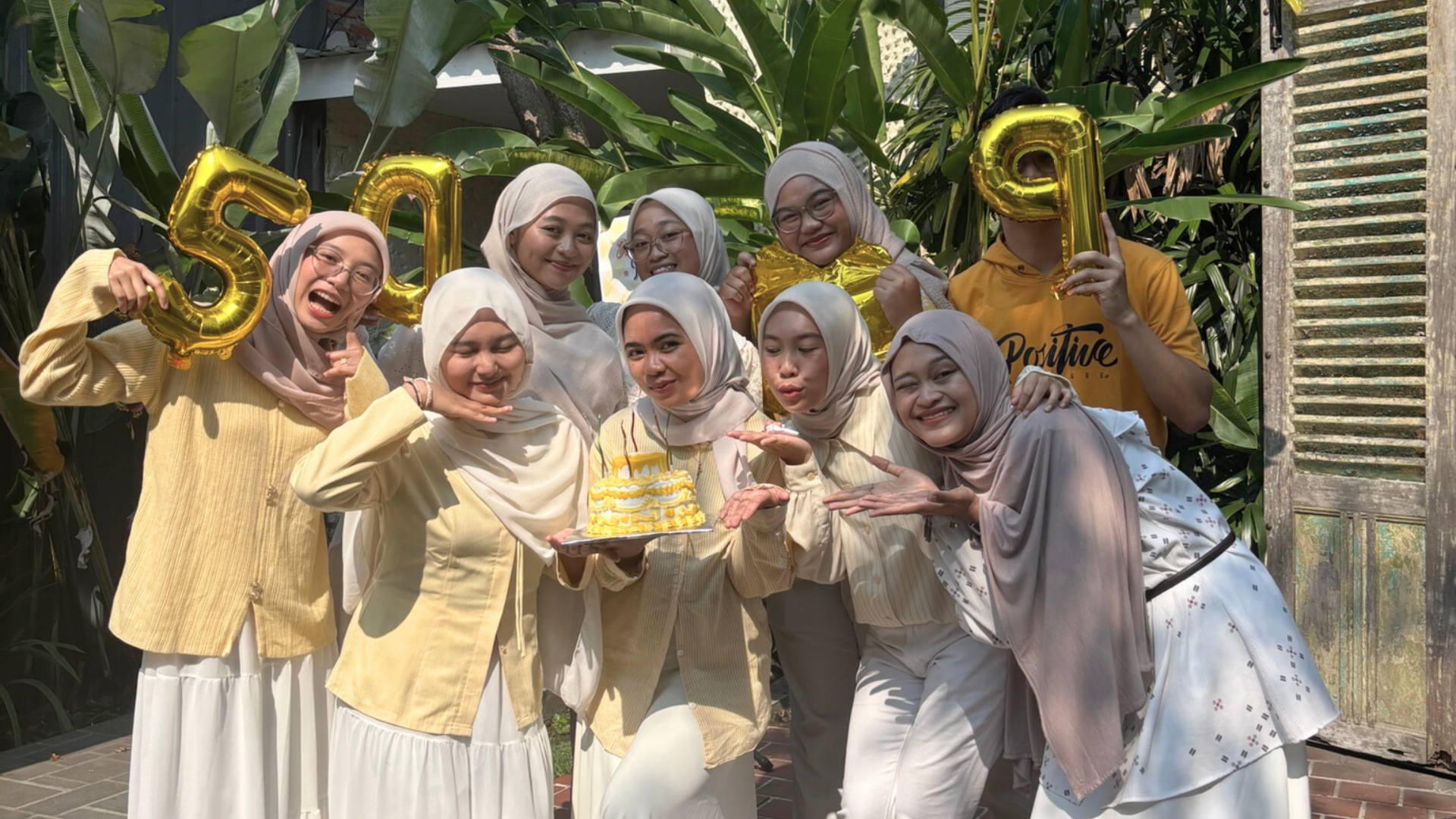 Image gallery marquee